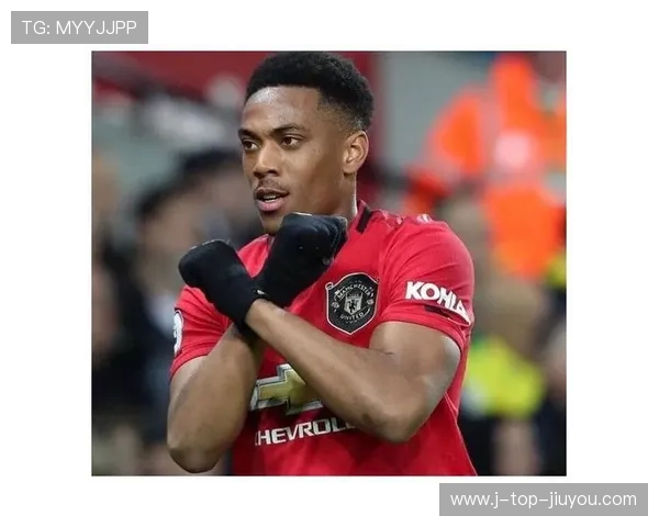 布鲁诺一脚直塞撕开中路